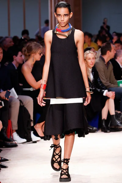 Look 12